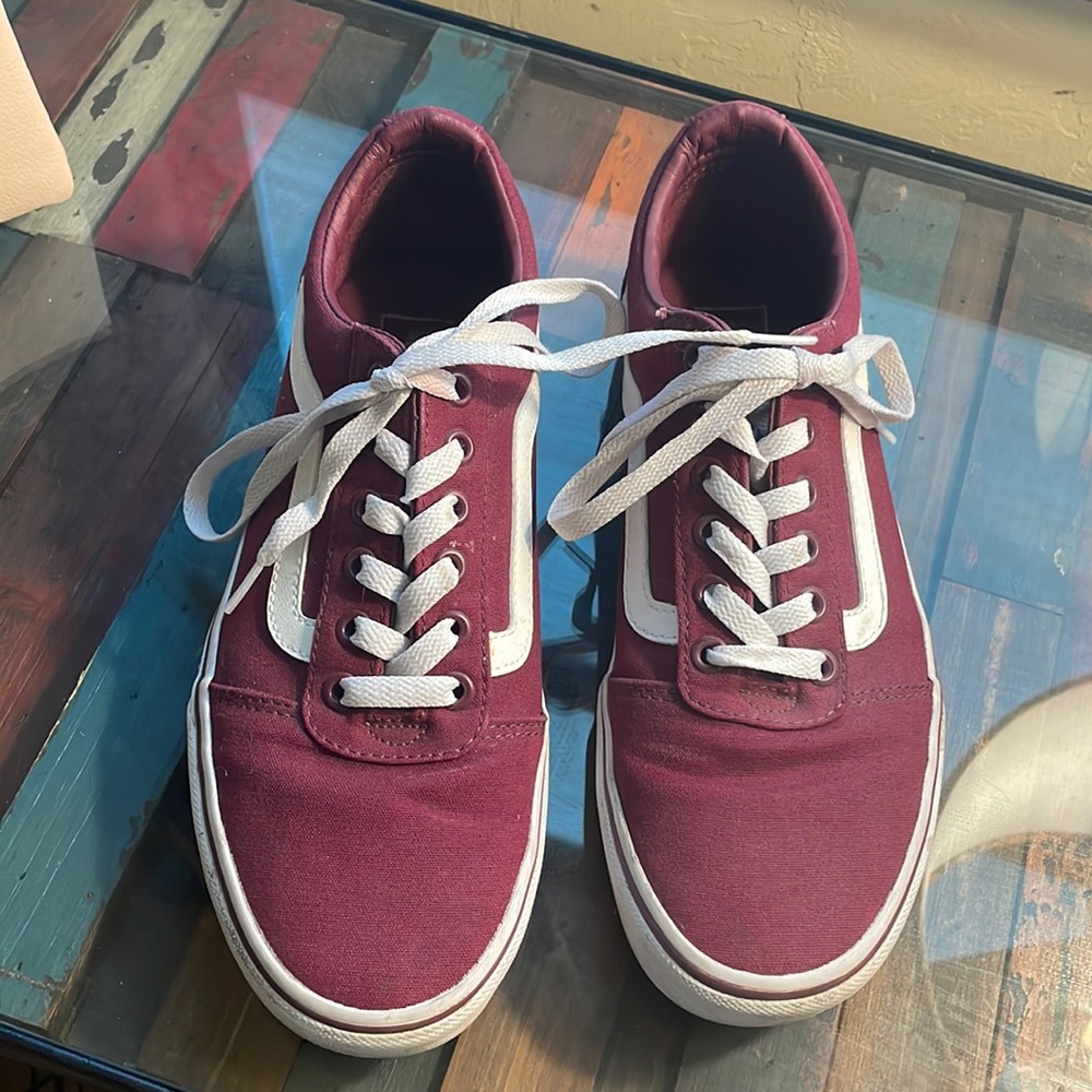 Vans 8.5 woman’s burgundy
